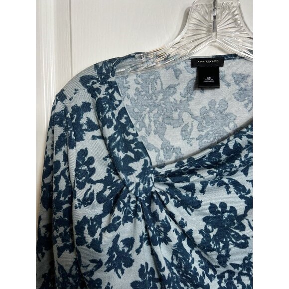 Ann Taylor Long Sleeve Pullover‎ Sweater Floral Blue Women's Size XS - Picture 2 of 5